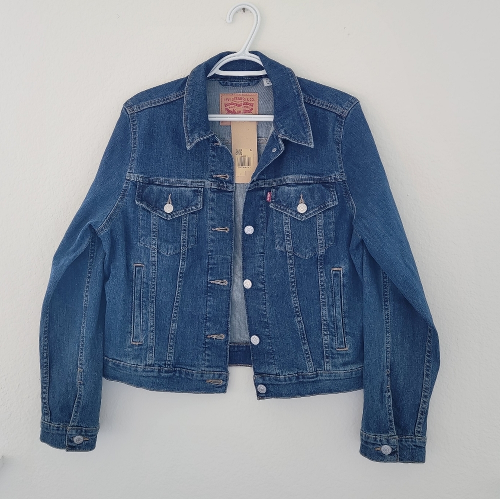 NWT Levi's Original Trucker Jacket (Medium Wash)